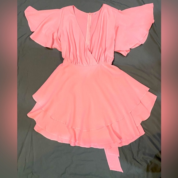 Sz M Pink Dacron Polyester Dress with frilly sleeves, ruffles, ties at waist. - Picture 2 of 16